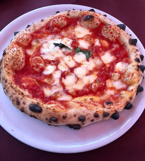 Pizzería Don Chacho, delivery hasta las 00 hs