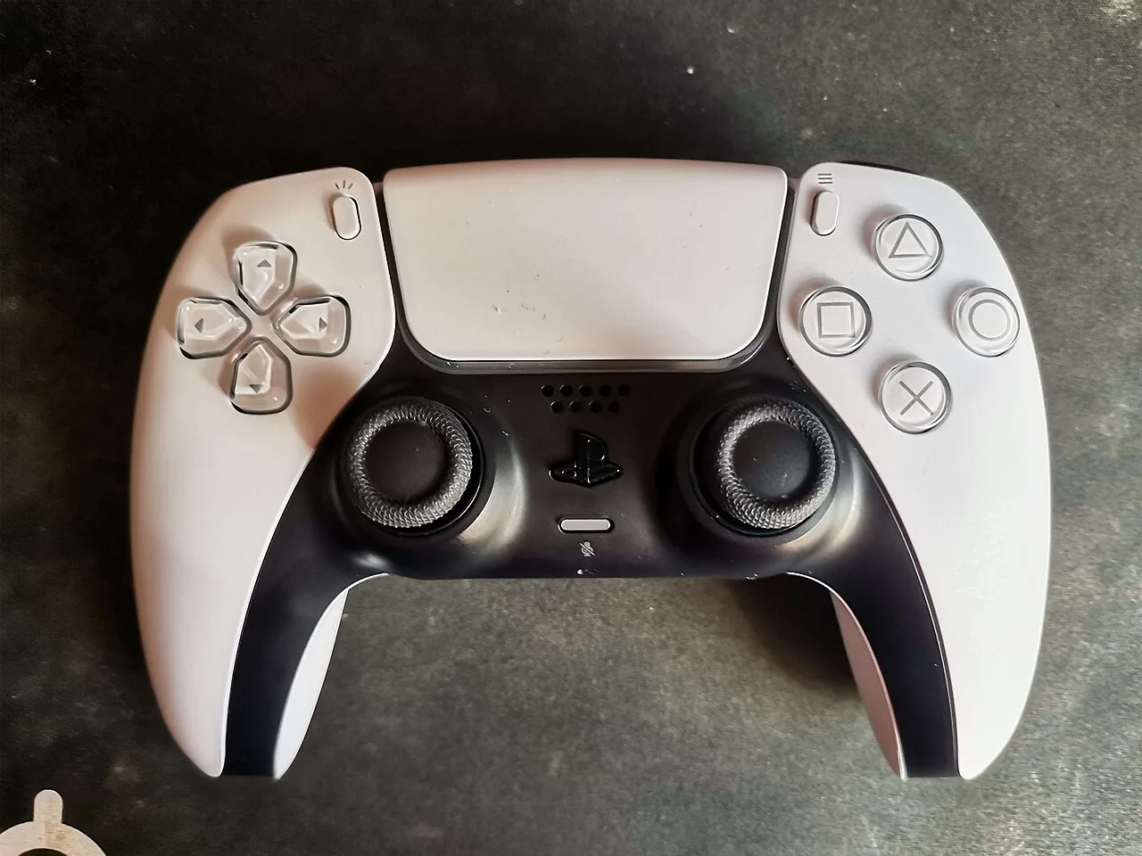 PlayStation 5 con lector + 2 joysticks + 3 juegos · foto 2