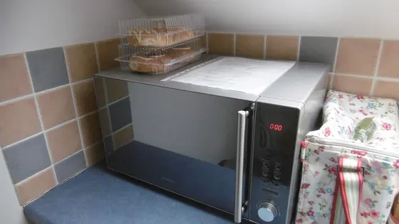 Microondas 28 litros con grill, nuevo